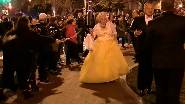 VIDEO: Protesters throw water on inaugural ball attendees