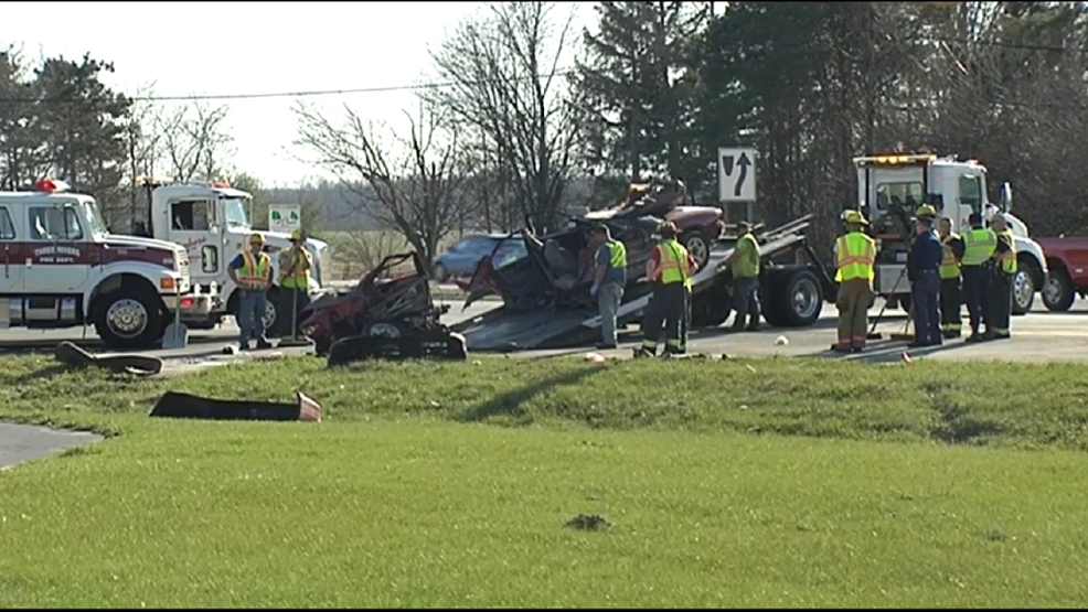 One dead after two car accident in Three Rivers | WWMT