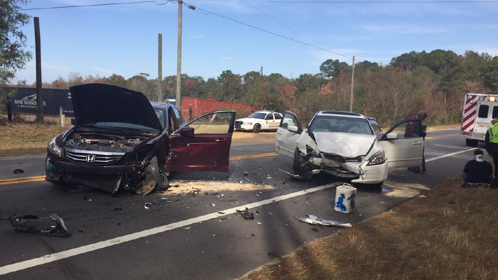 Two airlifted after Walton County crash WEAR