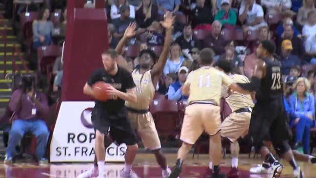 HIGHLIGHTS: CofC defeats JMU, 73-60