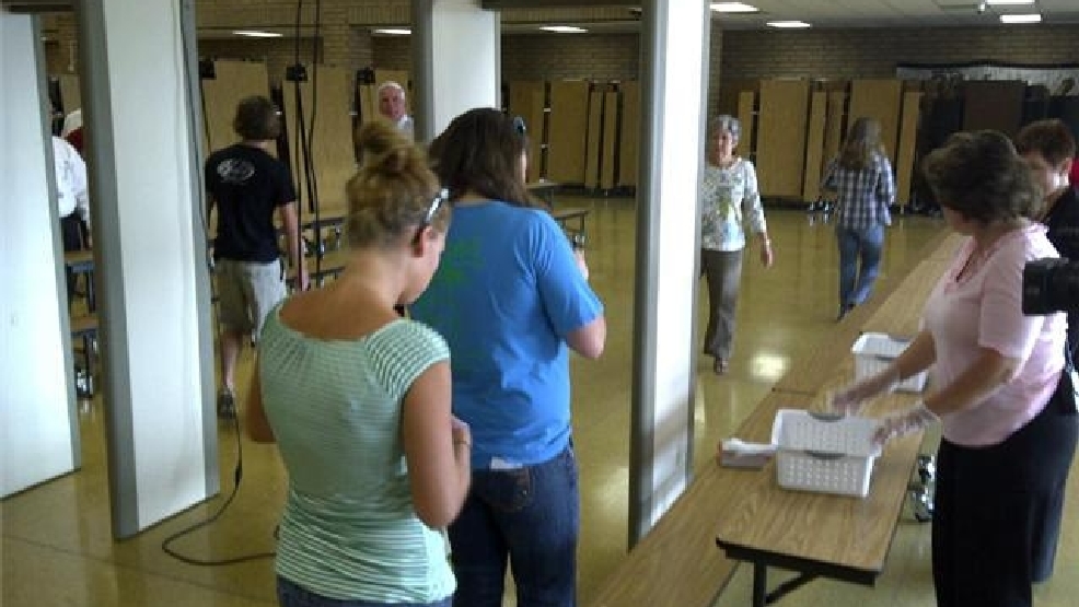 Metal detectors now in use at Horry County middle, high schools WPDE