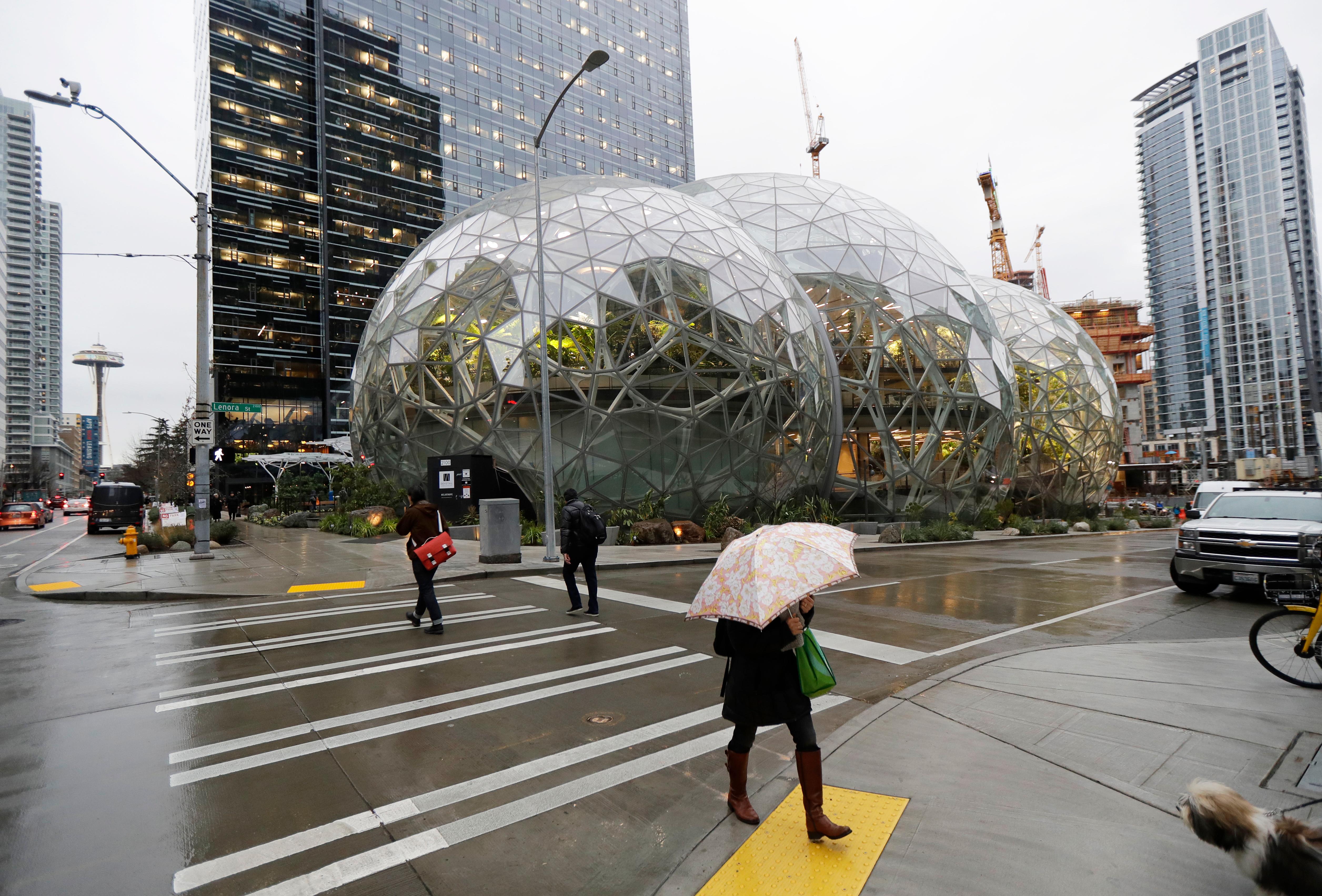 Amazon Spheres Reservation - hni4tg0
