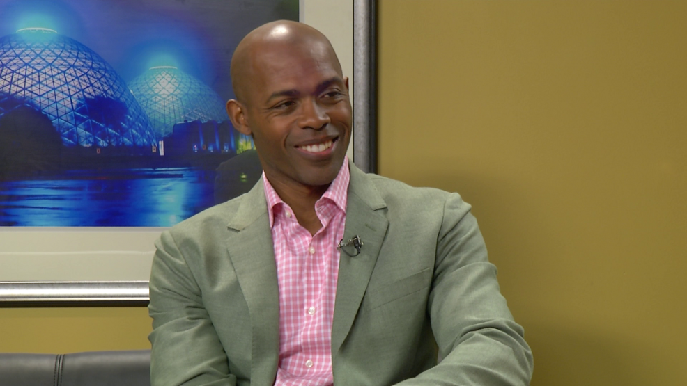 Dr. Ian Smith, Author of The Clean 20: 20 Foods, 20 Day, Total Transformation Dr. Ian Smith, Author of The Clean 20.png