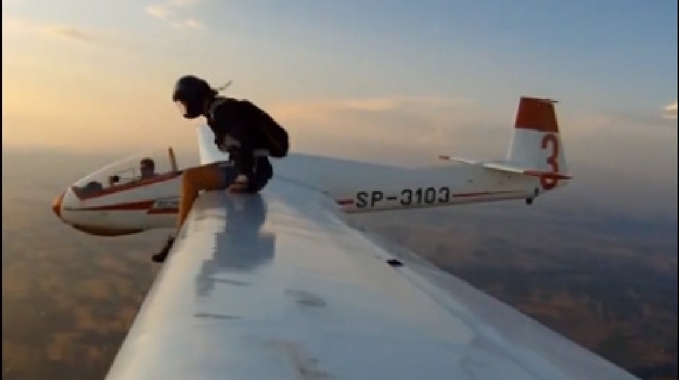 140808_plane_jump.jpg