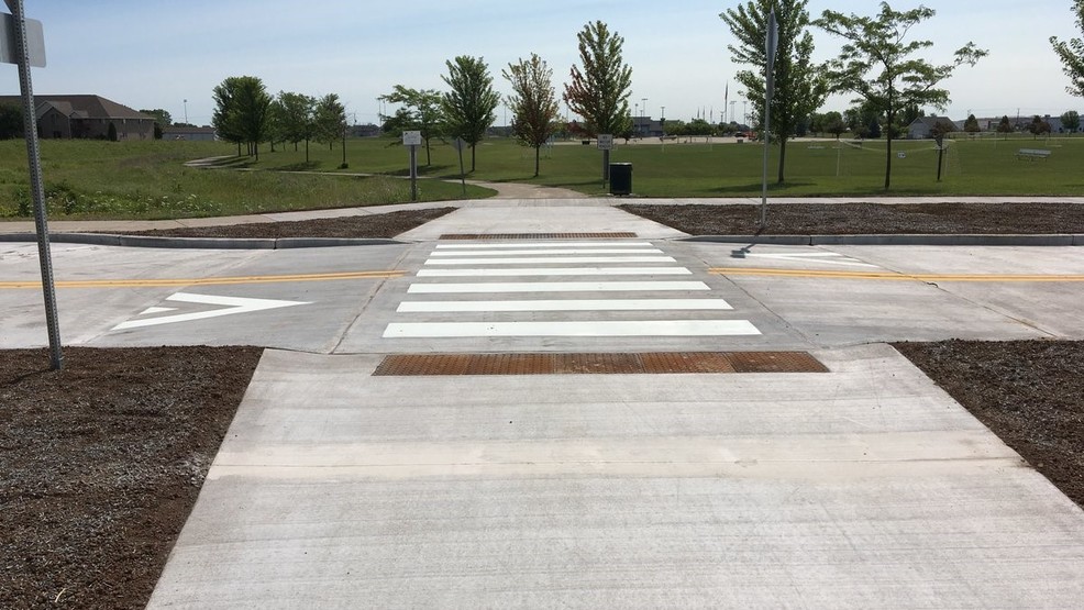 Appletons New Raised Crosswalk Is Ready For Pedestrians Wluk