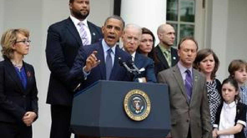 obama_giffords_newtown_families_ap_296.jpg