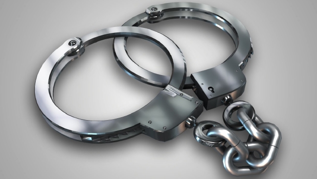 Lawmakers again propose prison time for leaving kids in car