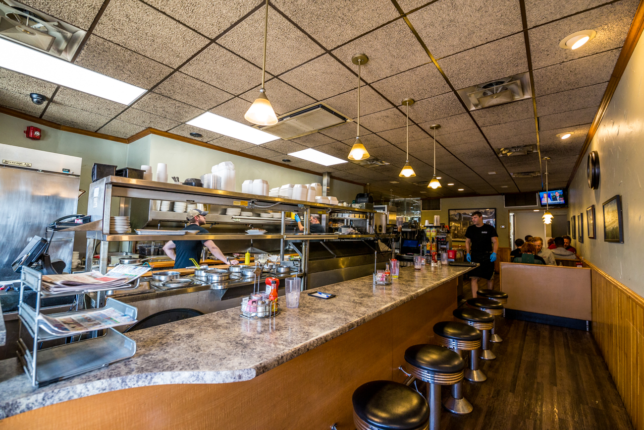 An OutofTowner's Guide to 6 Popular Cincinnati Chili Parlors (That