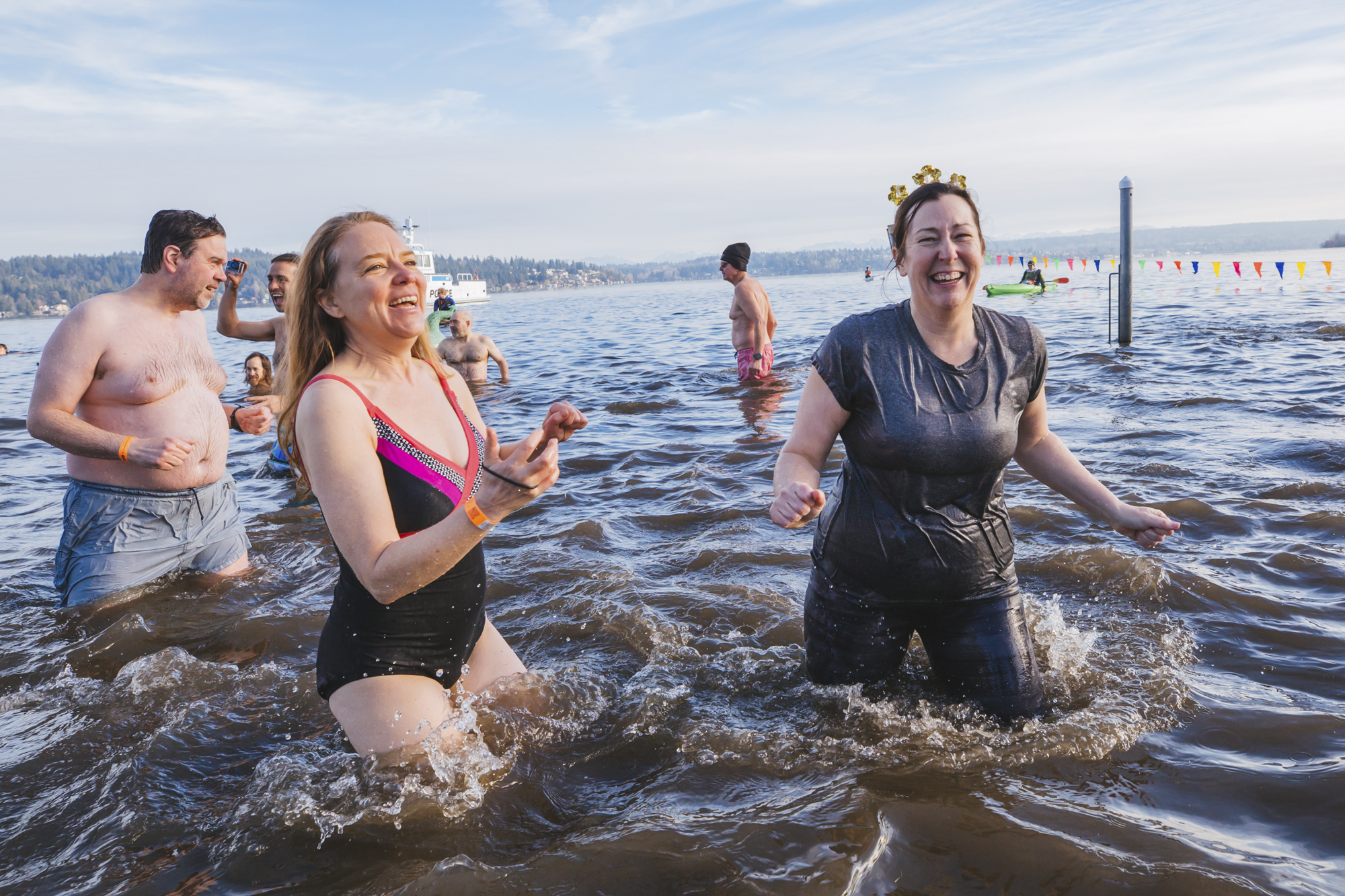 Photos Thousands Take Seattle S Annual Polar Bear Plunge Seattle Refined