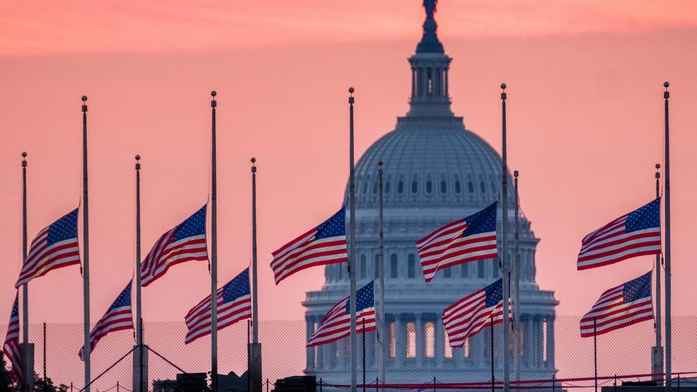 APTOPIX McCain FLAGS half staff for John McCain AP91.jpg