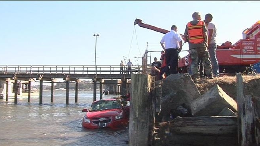 Coast Guard divers called to deadly car crash into Coos Bay KVAL